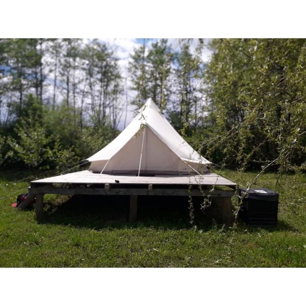 Ia-ți prietenii și hai în mijlocul naturii la Hotelul de Bumbac (3nopți de cazare în 5 corturi/15 persoane)