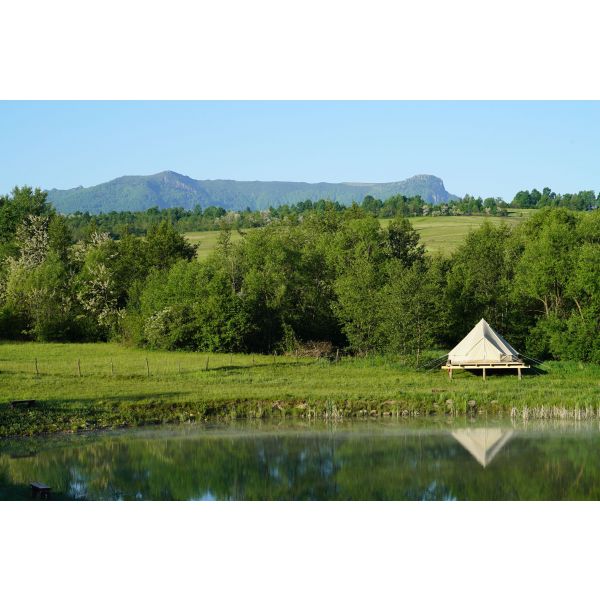 Ia-ți prietenii și hai în mijlocul naturii la Hotelul de Bumbac (3nopți de cazare în 5 corturi/15 persoane)