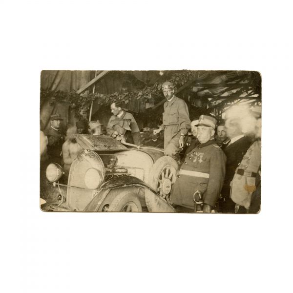 Principele Moștenitor Carol al II-lea la o cursă de mașini, fotografie tip carte poștală, 1925