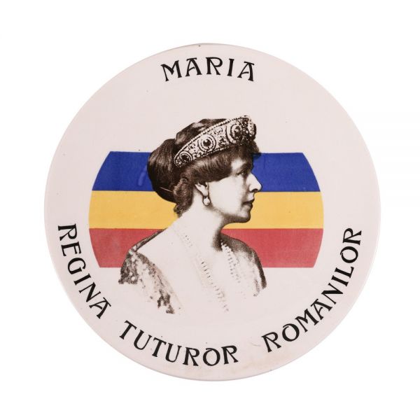 Trei farfurii din porțelan regele Ferdinand I, regina Maria și regele Mihai I, fabrica Sarreguemines 