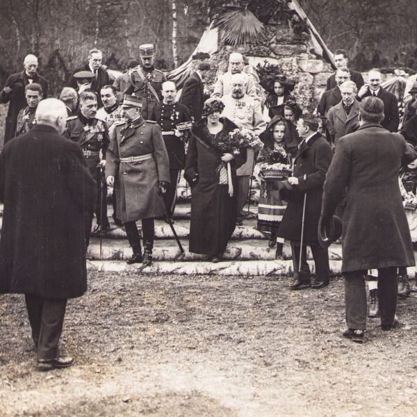 Regele Ferdinand și regina Maria la pomenirea eroilor în Soultzmatt, două fotografii de epocă, 9 aprilie 1924 
