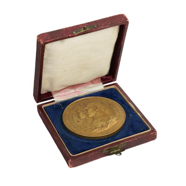 Căsătoria principesei Maria și a principelui Ferdinand, medalie din bronz doré, 1893, gravor A. Scharff