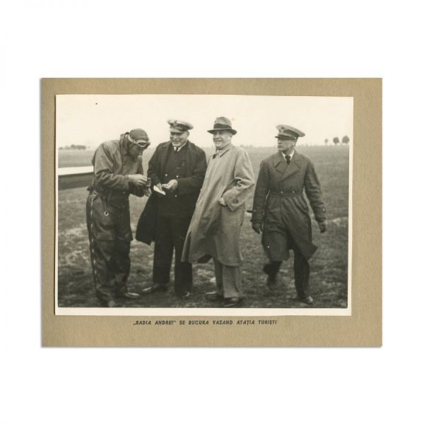 Album fotografic, Cupa Ziarului „Tempo”, 1936, cu semnăturile aviatorilor – Bâzu Cantacuzino