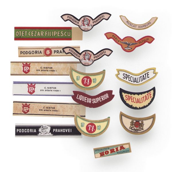 Colecție de 31 etichete pentru băuturi 