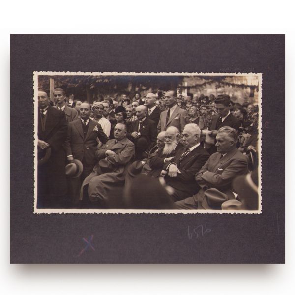 Băile Herculane, album cu 40 de fotografii, dedicat gen. dr. Nicolae Vicol, fotograf. Josef Fischer, 1936 + două corespondențe