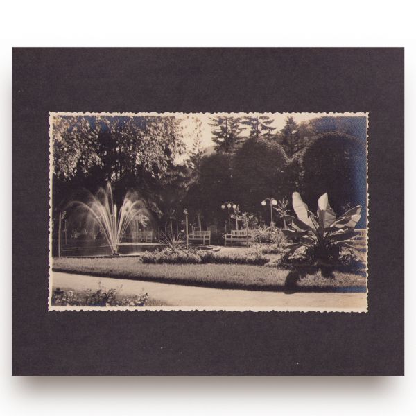 Băile Herculane, album cu 40 de fotografii, dedicat gen. dr. Nicolae Vicol, fotograf. Josef Fischer, 1936 + două corespondențe
