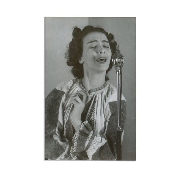 Maria Tănase, fotografie, fotograf Willy Pragher, cca. 1941 + Album - București, orașul contrastelor