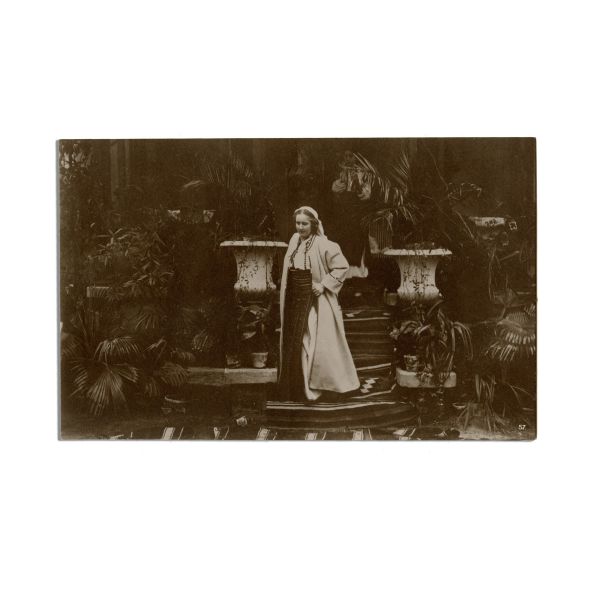 Membrii familiei princiare române, 10 fotografii tip carte poștală