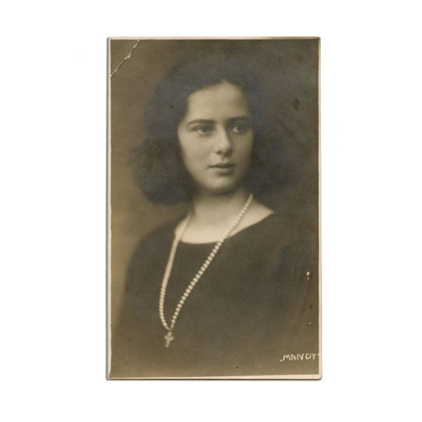 Membrii familiei princiare române, 10 fotografii tip carte poștală