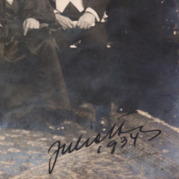 Membrii Ordinului „Ferdinand I”, fotografie cu semnătura atelierului fotografic Julietta, 1934