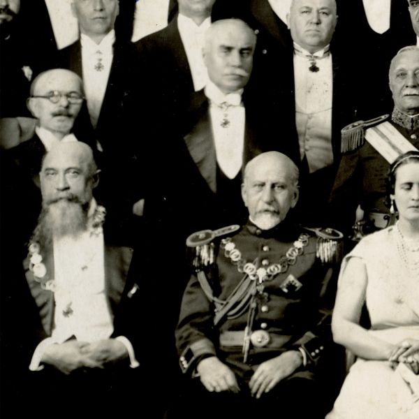 Membrii Ordinului „Ferdinand I”, fotografie cu semnătura atelierului fotografic Julietta, 1934