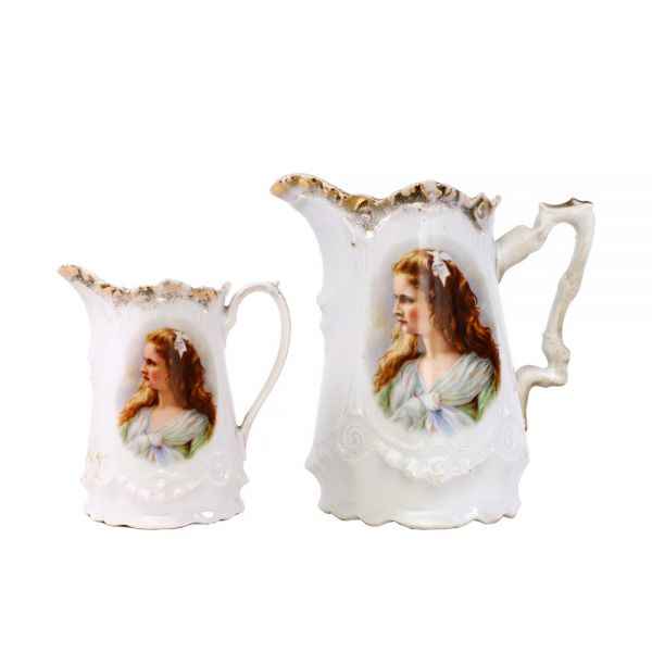 Două carafe din porțelan - Principesa Elisabeta