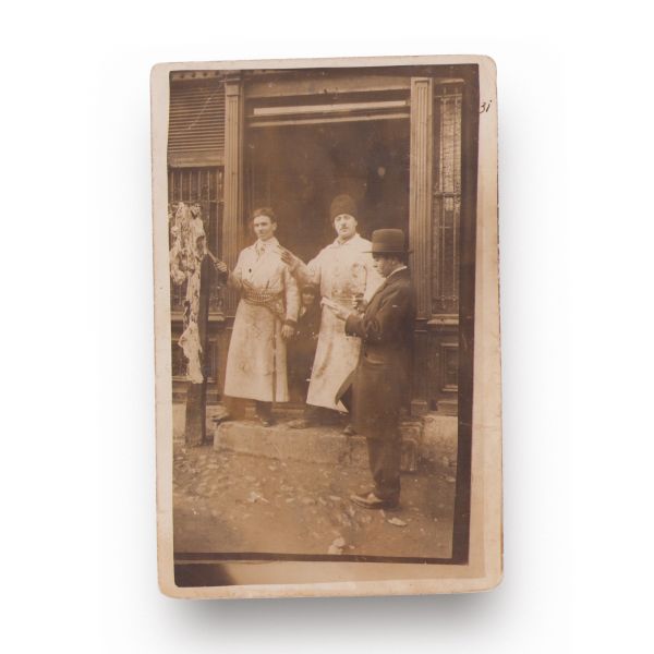 Măcelari și băcani, două fotografii tip carte poștală