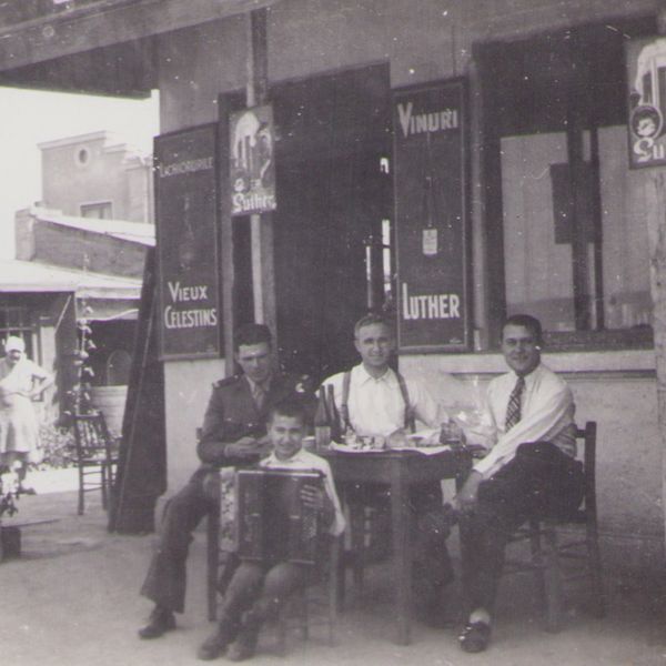 Băcănie și bodega „La Petru” din Floreasca, două fotografii tip carte poștală  