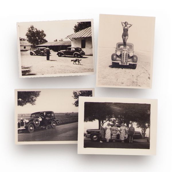 Automobile de epocă, patru fotografii de mici dimensiuni