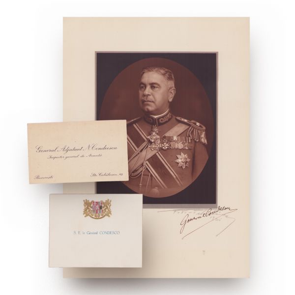 Generalul Nicolae Condeescu, fotografie de mari dimensiuni semnată olograf + două cărți de vizită