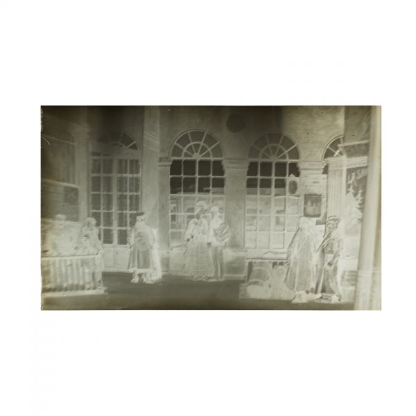 Decorul unei piese de teatru + un afiș, 12 clișee fotografice realizate de arh. Victor Ștefănescu