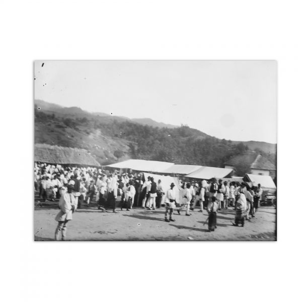 Grupuri de țărani, 33 de clișee fotografice realizate de arh. Victor Ștefănescu