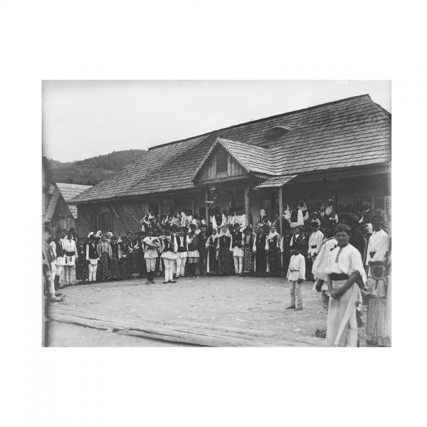 Grupuri de țărani, 33 de clișee fotografice realizate de arh. Victor Ștefănescu