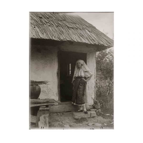 Portrete de țărani români, 30 de clișee fotografice realizate de arh. Victor Ștefănescu