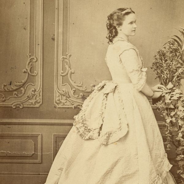 Principesa Elisabeta de Wied, fotografie de cabinet, cu dedicație olografă, atelier fotografic L. Haase & Co.