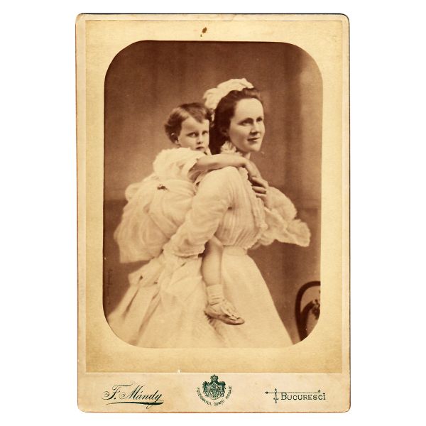 Principesa Elisabeta împreună cu fiica sa Mărioara, fotografie de cabinet, atelier Franz Mandy