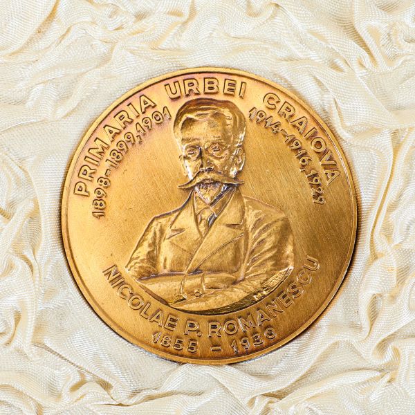 Nicolae P. Romanescu, medalie comemorativă din bronz patinat