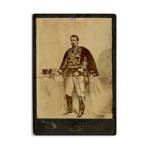 Alexandru Ioan Cuza, fotografie de cabinet, atelier H. Leon