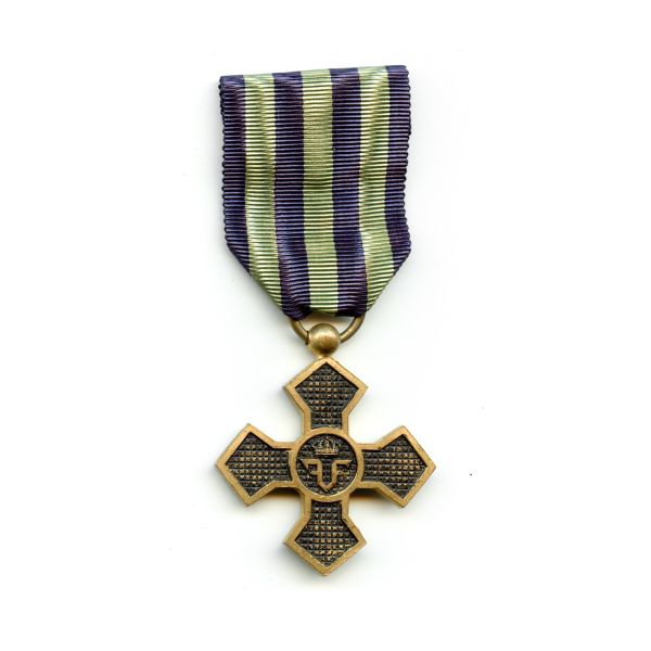 Crucea Comemorativă a Războiului 1916-1918 + miniatura decorației + brevet