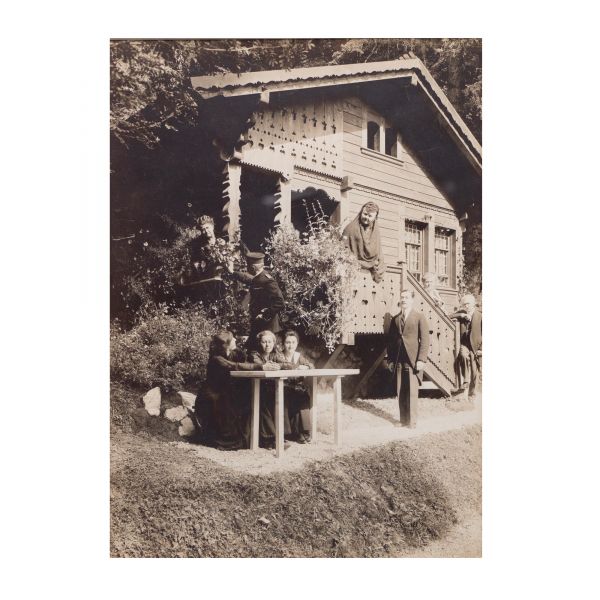 Regina Elisabeta în doliu la Sinaia, 1915 