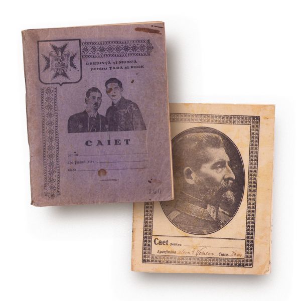 Regele Ferdinand, regele Carol al II-lea și principele Mihai, două caiete de elevi cu portretele acestora  