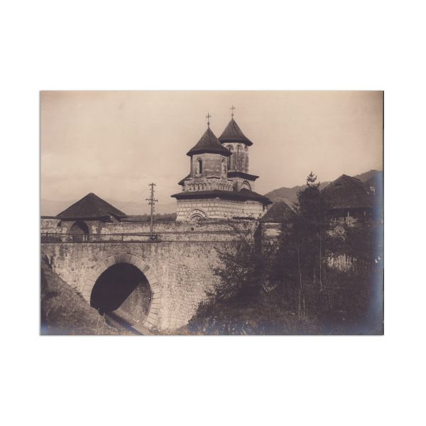 Mănăstirea Cornet din județul Vâlcea, fotografie de epocă O.N.T., fotograf E. Fischer