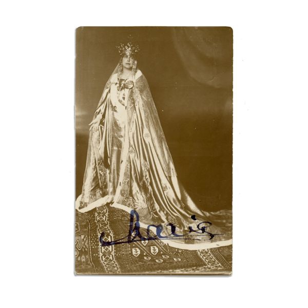 Regina Maria încoronată, fotografie tip carte poștală, cu semnătură 