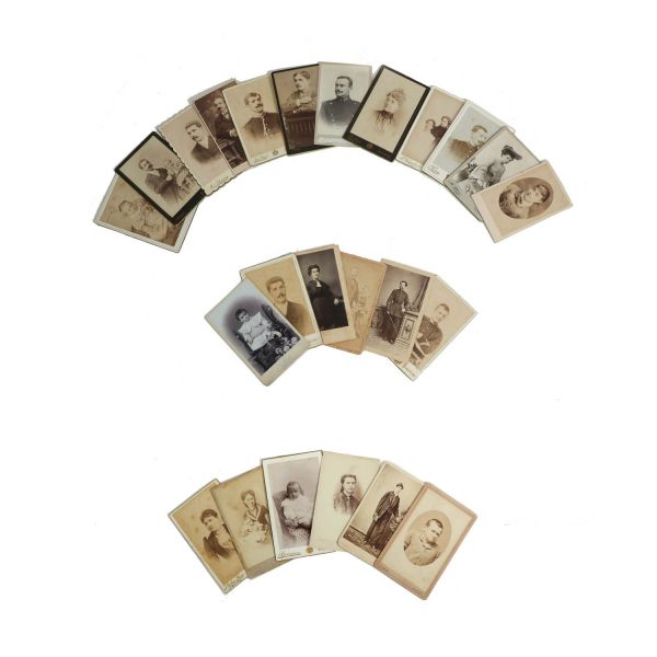 Colecție de 38 fotografii format carte-de-visite, diverse ateliere din București