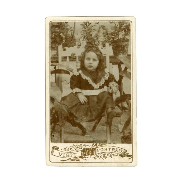 Colecție de 38 fotografii format carte-de-visite, diverse ateliere din București