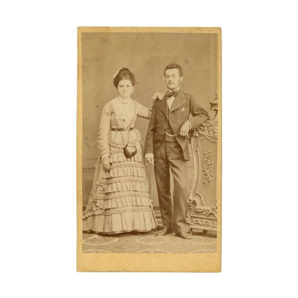 Colecție de 38 fotografii format carte-de-visite, diverse ateliere din București