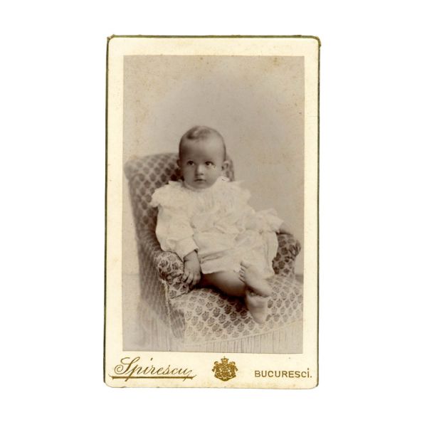 Colecție de 38 fotografii format carte-de-visite, diverse ateliere din București