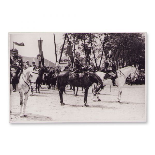 Regina Maria, regele Carol al II-lea și principele Nicolae la Cotroceni, 10 mai 1936, fotografie de epocă 