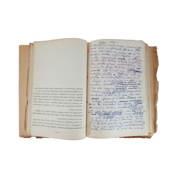 Dimitrie Cantemir, Istoria Ieroglifică, manuscrisul transpunerii moderne de Ion Verdeș, 1987, 3 volume