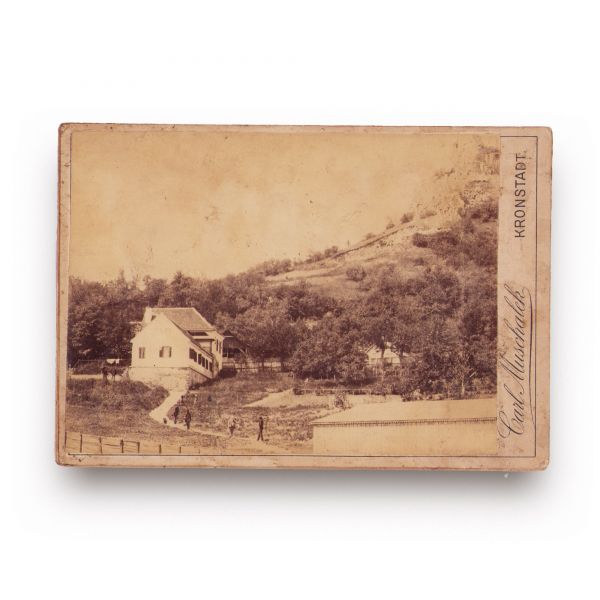 Poalele Cetății Râșnov, fotografie de cabinet, atelier Carl Muschalek, 1891 
