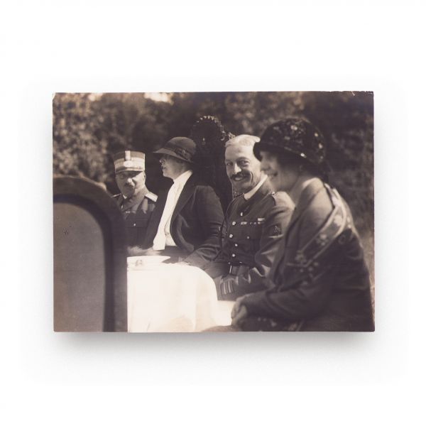 Regina Maria, principesa Elena și ofițerii Regimentului 4 Roșiori la vânătoare, 11 fotografii, 1924