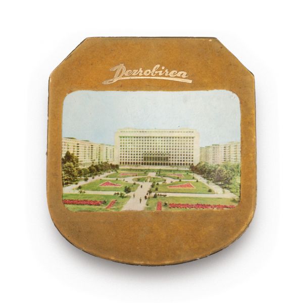 Fabrica de produse zaharoase „Dezrobirea”, reclamă + cutie