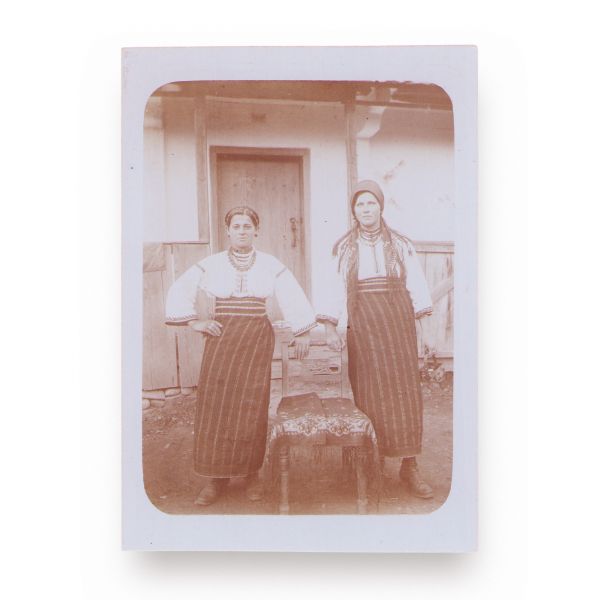 Țărani în port popular bucovinean, 4 fotografii tip carte poștală, cca. 1917