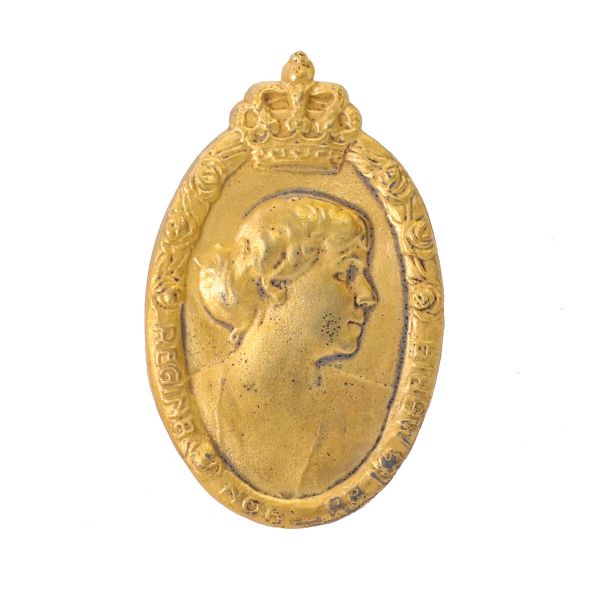 Broșă cu efigia reginei Maria a României, bronz aurit