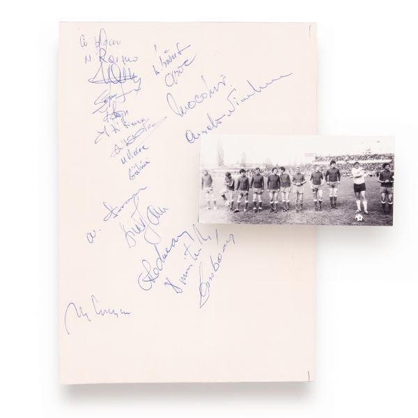 Jucătorii Echipei Naționale, fotografie de epocă + filă cu autografe