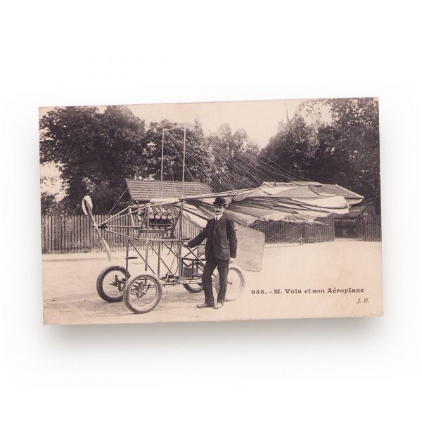 Traian Vuia și aeroplanul său, fotografie tip carte poștală, cca. 1906-1907