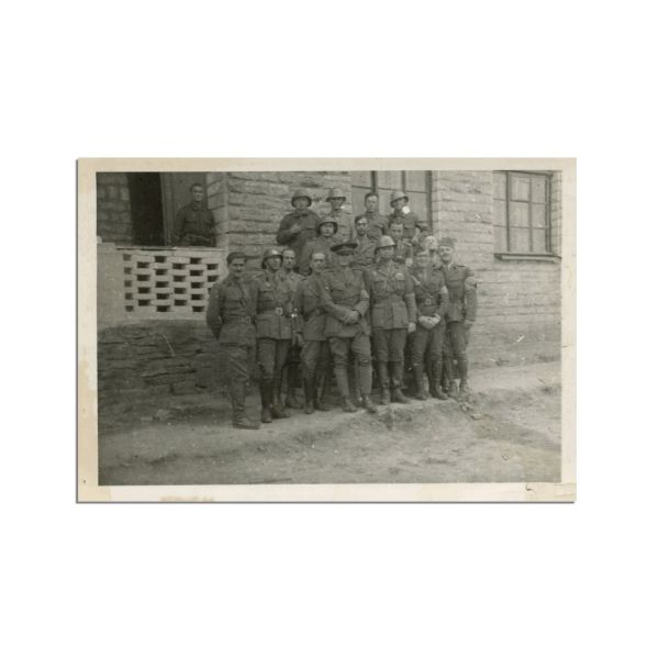 Soldați români pe front, album cu 147 de fotografii