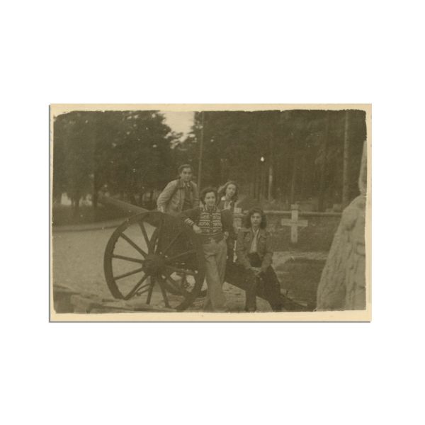 Soldați români pe front, album cu 147 de fotografii
