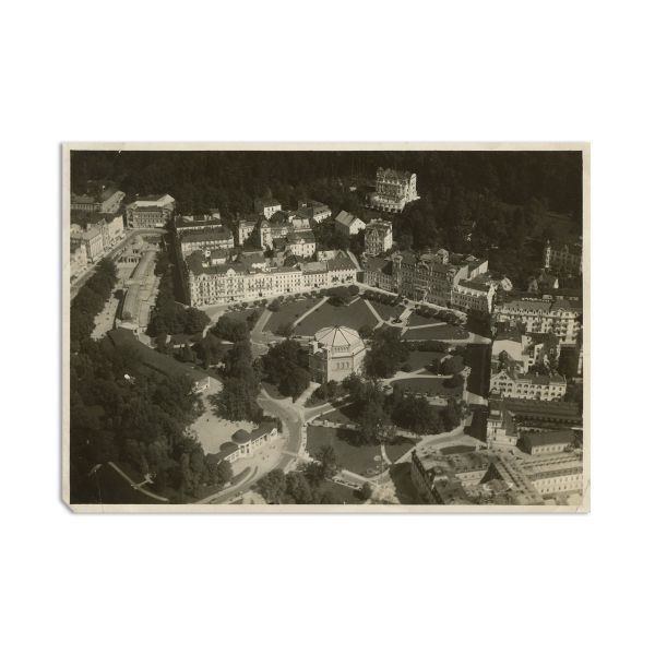 Aviatorul Constantin Tănăsescu, 16 fotografii aeriene asupra împrejurimilor orașului Praga