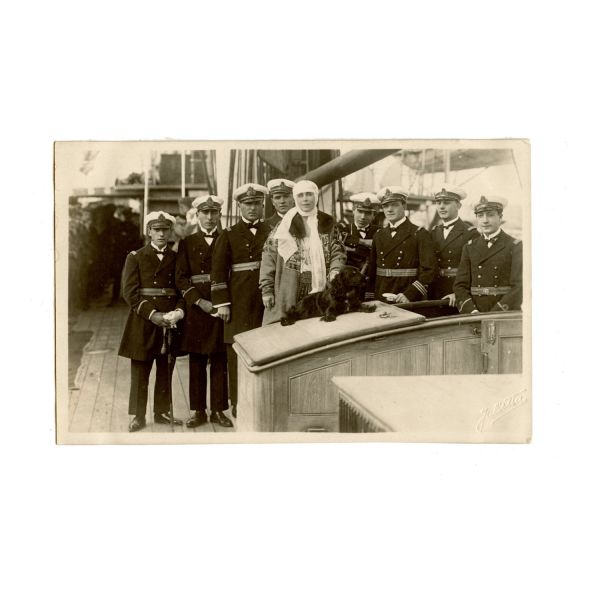 Regina Maria a României pe Bricul Mircea, fotografie tip carte poștală, atelier Julietta